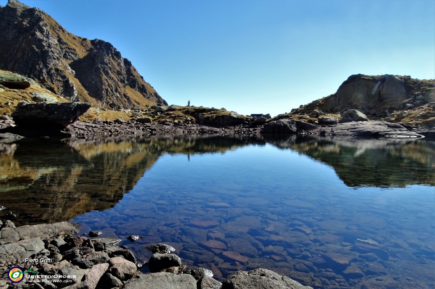 75  Nel Laghetto di Pietra Quadra con poca acqua ci si specchia ancora..JPG -                                